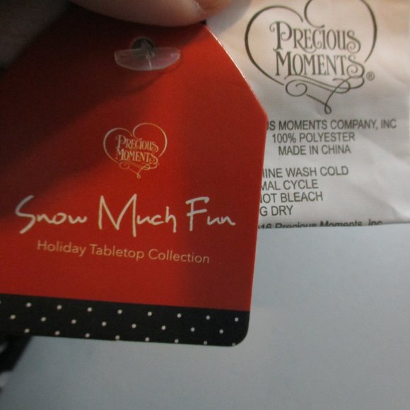 New Precious Moments Holiday Christmas Snowman Table Runner - Picture 3 of 3